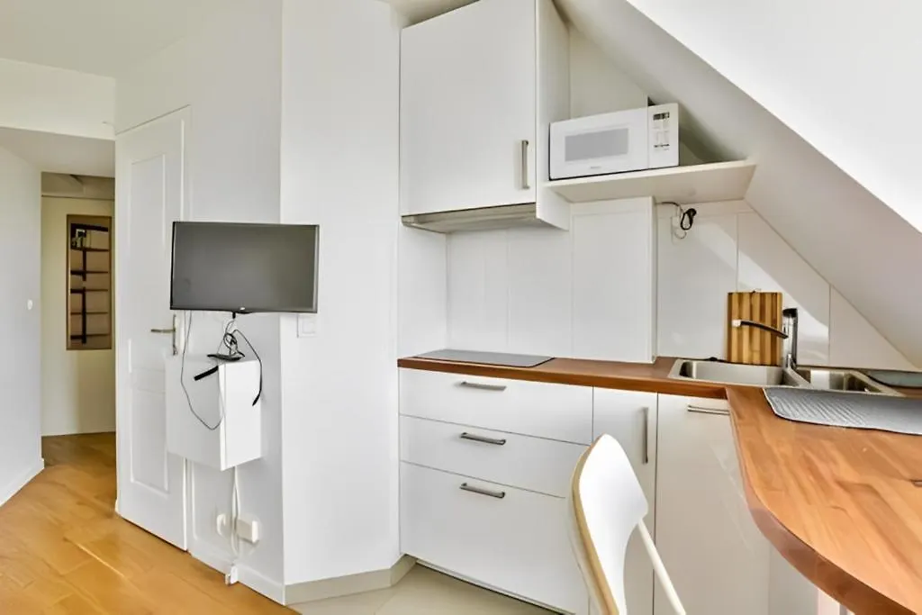 Cosy Studio Near Reuilly Diderot Metro Station Paris 0*,  France